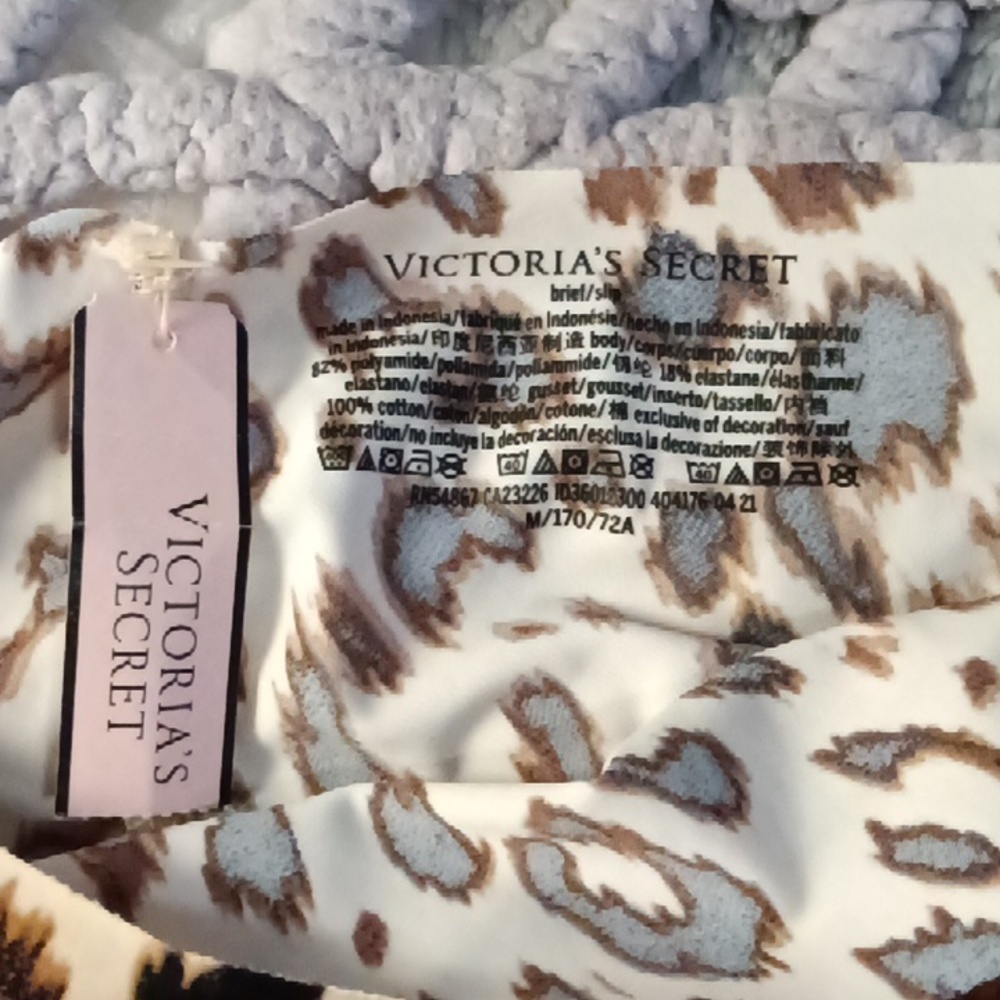 VS SEAMLESS NO SHOW BRIEF (vintage/rare) 💥 FINAL SALE PRICE 💥 - Picture 3 of 6